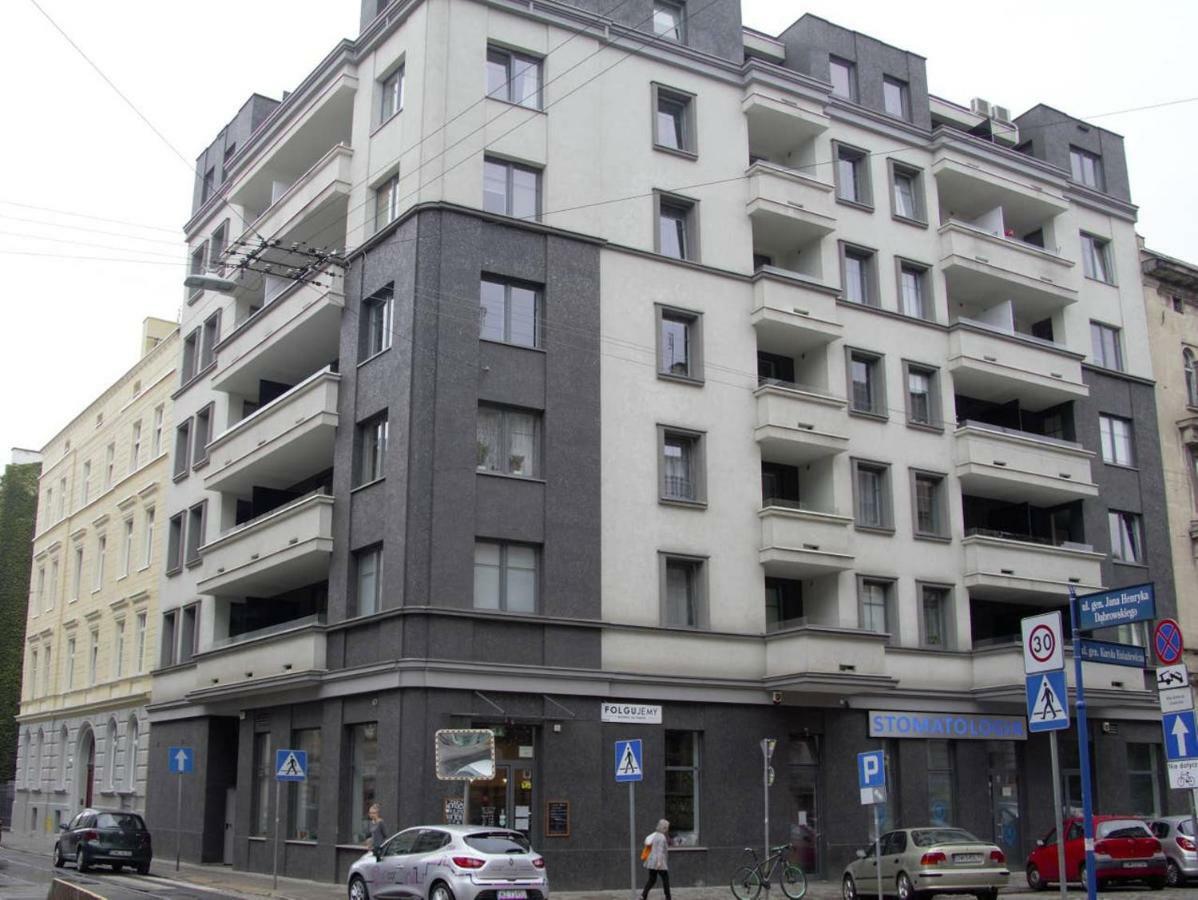 Klimatyczny Apartament Z Balkonem W Samym Centrum Wroclawia - W6 Luaran gambar